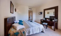 Welcome Meridiana Resort - Families and Couples Only - parking