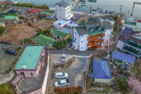 Geoje Island New Happy Pension (Mongdol Beach)