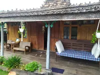 Villa Toti Pacet - River Front Các khách sạn ở Carangwulung