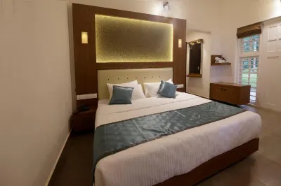 Land's End Resort Hotels near Tropical camping