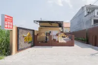 RedDoorz Syariah Near Rsud Dr Iskak Tulungagung Hôtels à proximité de : Taman Aloon Aloon Tulungagung