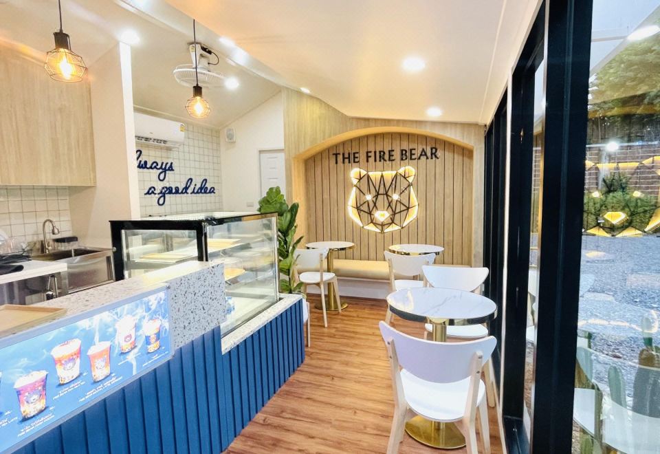 Pathum Thani Place HotelOver view