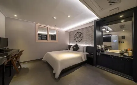 Vovo Hotel Отели рядом с достопримечательностью «옥천암»