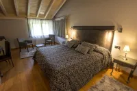 Picos de Europa Suites and Rooms Hotels in Lon