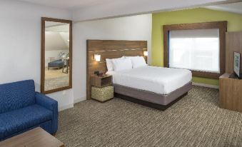 Holiday Inn Express & Suites White River Junction