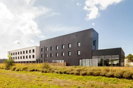 B&B Hôtel Igny Palaiseau Отели в г. Сакле