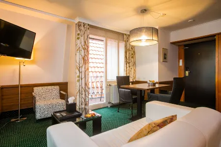 Golden Tulip Hotel Central