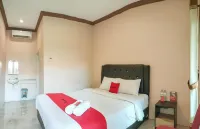RedDoorz Syariah Near Lippo Plaza Sidoarjo