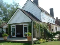 Little Tidebrook Farm Hotels near The Co-operative Wadhurst