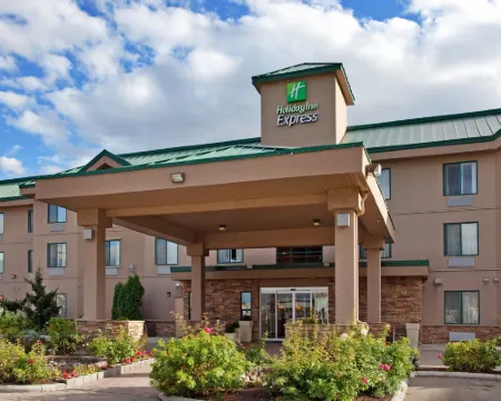 Holiday Inn Express & Suites VERNON by IHG バーノンのホテル
