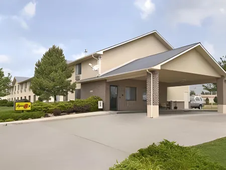 Super 8 by Wyndham Greeley