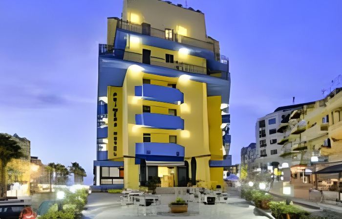 Primera Hotel