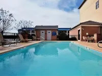 Holiday Inn Express & Suites Byron by IHG Hotels in Byron