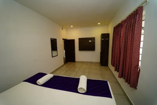 Hotel Comfort Kanchipuram Hotels near Pandava Thoothar Perumal Temple