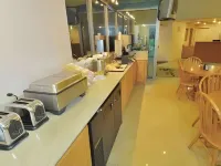 Cedars Inn - servizio colazione