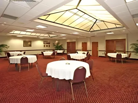 OYO Hotel Burlington South Отели в г. Грейам