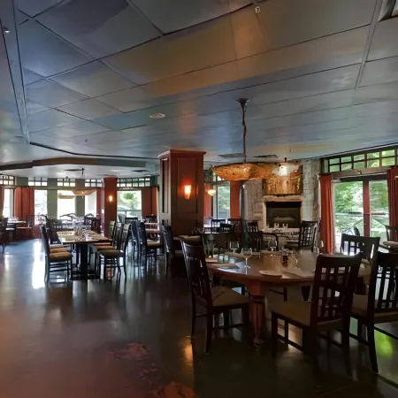 Pinnacle Hotel Whistler