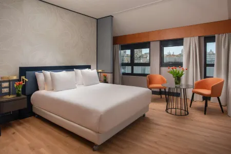 NH Collection Marina Отели рядом с достопримечательностью «Университет Генуи»