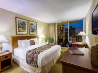 Waikiki Resort Hotel Hotels near قصر لولاني