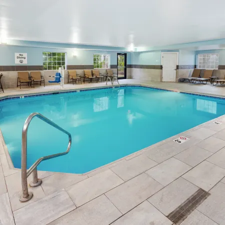 Holiday Inn Express & Suites CARMEL NORTH - WESTFIELD by IHG