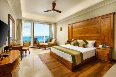 Deluxe Room With Sea View Araliya Beach Resort and Spa Photo