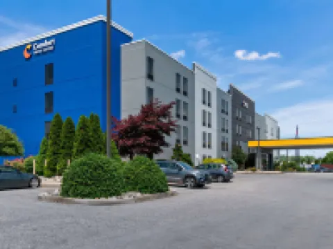 Comfort Inn & Suites Hotels in Manchester Township