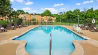 Best Western Leesburg Hotel  Conference Center - Pools
