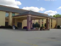 Days Inn & Suites by Wyndham Bloomington/Normal IL Hotels in Bloomington