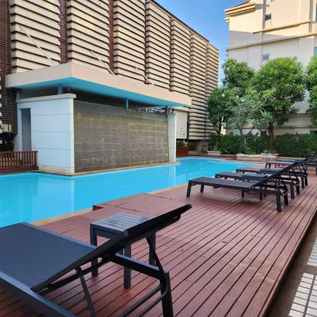 Avion Hotel - Near to Suvarnabhumi Отели рядом с достопримечательностью «Ват Плуксаттха»