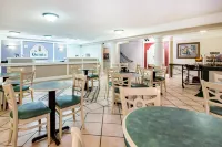 La Quinta Inn by Wyndham Farmington Hotels in Farmington