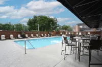 Holiday Inn NASHVILLE-VANDERBILT (DWTN) by IHG - Pools