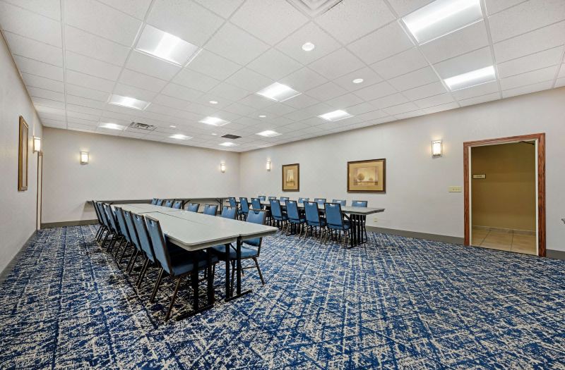 Best Western Plus Mid Nebraska Inn Suites photo 5