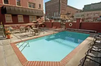 WorldMark Seattle The Camlin - Rooftop Pools