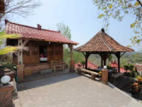 NewAlasKuliner & HomestayWatulumbung Hotels in Kretek