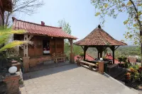 NewAlasKuliner & HomestayWatulumbung Hotels in Kretek