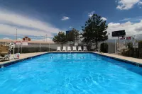 Motel 6 Albuquerque, NM - Midtown - piscina