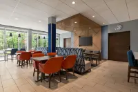 Holiday Inn Express & Suites RHINELANDER by IHG - พร้อมอาหารเช้า