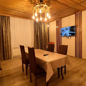 Cozy House with Swimming Pool Near City Center No1
