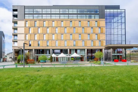 크라운 플라자 뉴캐슬 - 스티븐슨 쿼터