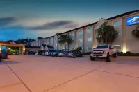 Microtel Inn & Suites by Wyndham Lady Lake/The Villages - parking