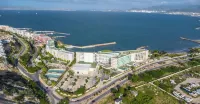Eurobuilding Hotel & Suites Lecheria Hotels near Plaza Central (Plaza Mayor)