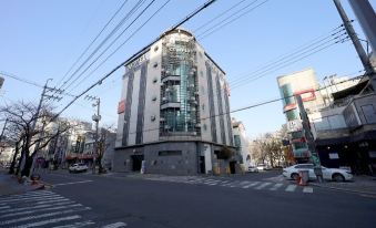 Ulsan Mugeo-Dong Couple