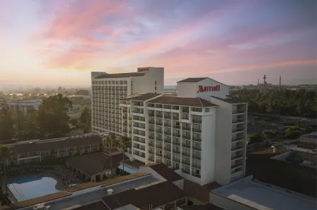 Santa Clara Marriott Отели рядом с достопримечательностью «Калифорниас Грэйт Америка»