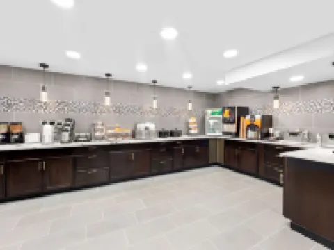 Clarion Inn & Suites Near the Leconte Center Pigeon Forge Hotels in Pigeon Forge