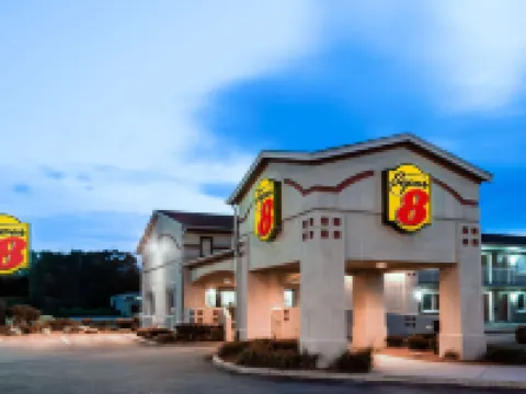 Super 8 by Wyndham Guelph Hoteles en Guelph