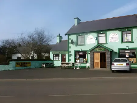 Causeway Tavern Bed & Breakfast Отели рядом с достопримечательностью «Замок Данлюс»