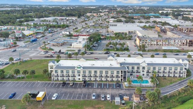 4. 슈퍼 8 바이 ..