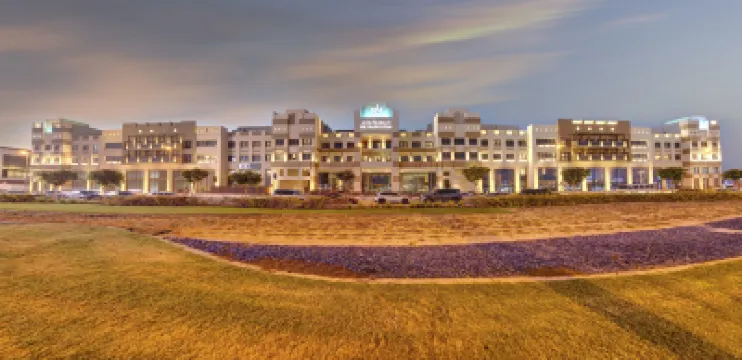 メトロポリタン ホテル ドバイ Al Khail Gate Community Centre周辺のホテル