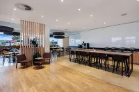 Ingot Hotel Perth, Ascend Hotel Collection - breakfast