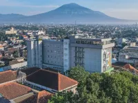 Ascent Hotel & Cafe Malang